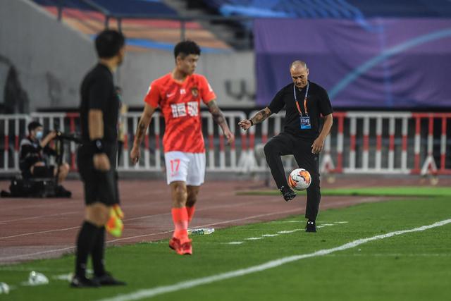哈登里程悲快船不敌独行侠 无核雄鹿轻取奇才